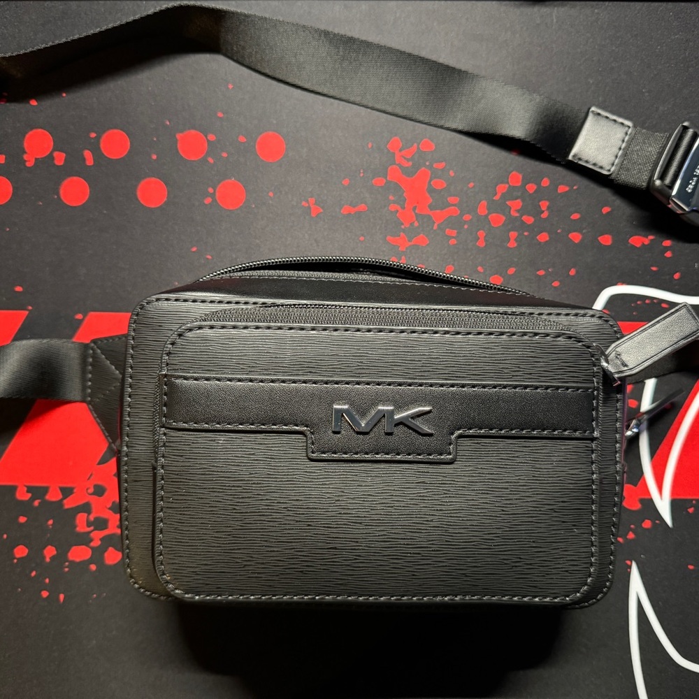 Michael Kors Cooper Sling Pack